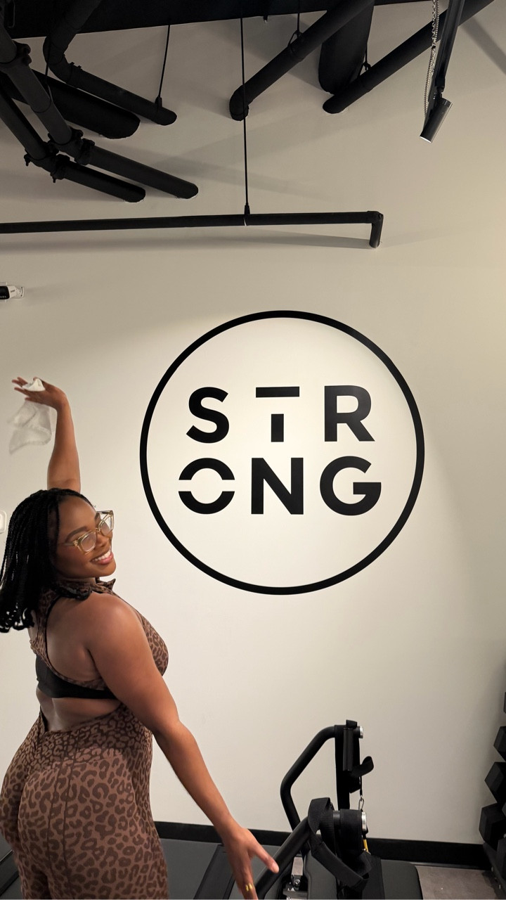 just tried STRONG BODY at the new @strongpilates_ca Oakville location (@strong_oakville) that officially opened february 14th 🤍🤸🏽‍♂️

this isn’t your traditional pilates, it’s pilates-inspired strength with cardio built in. upper body, lower body and core blocks, followed by interval rowing or riding that keeps your heart rate up without the impact.

low-impact, high-intensity and you feel it in the best way (for me and my sis, we felt it the following morning 😆🤏🏾)
oakville friends, this one’s worth trying because summer is literally in 4 months! 💪🏽✨

it was an amazing experience with our instructor and thank you for the hospitality @strong_oakville team. they made the experience seamless and I can’t wait to be back again! 💯
.
.
.
#oakvillepilates #thingstodoinoakville #torontoblogger #datenightyyz #oakvilleblogger

#LTKdayinmylife #LTKselfcare #LTKActive