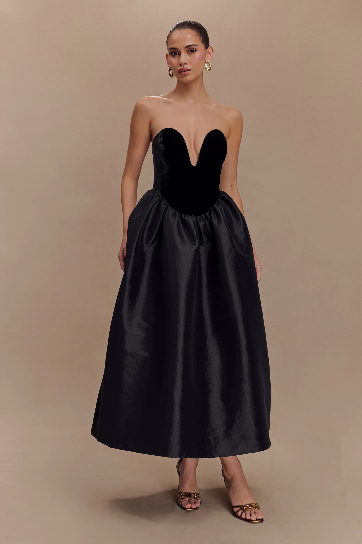 Flora Strapless Velvet Midi Dress - Black | MESHKI US