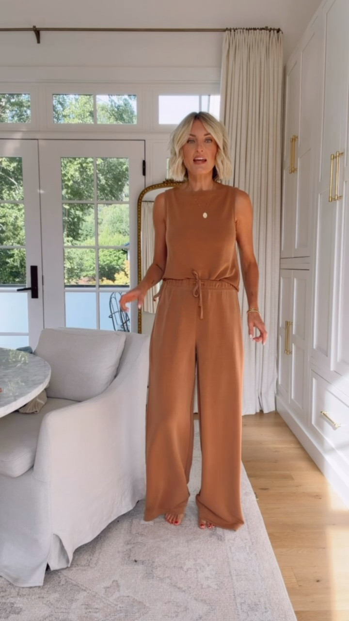And, then there’s also a matching pant if you would prefer that over shorts! It also comes in the grey too! This is just such a great set I know I’ll be wearing all the time to lounge around in, travel, work from home, etc! Wearing XS in top & S in shorts! Use code BRITTANYXSPANX for 15% off your first order! @Spanx #SpanxPartner

Loverly Grey, Spanx, matching set, lounge set, pre fall, work from home outfit

#LTKTravel #LTKSeasonal