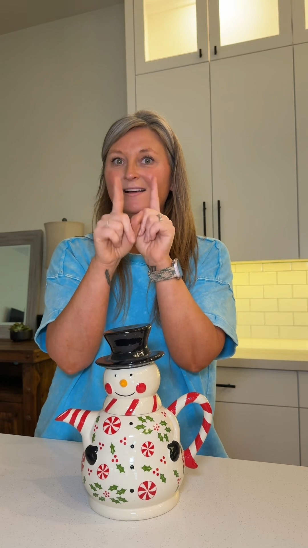 This snowman teapot from QVC is giving all the nostalgic Christmas vibes 🫖❄️
If you’re seeing Christmas stuff now, grab it it will sell out.
I’m stocking up early this year and this one was a must! 🎅🏼🎁

#LTKSeasonal #LTKHome