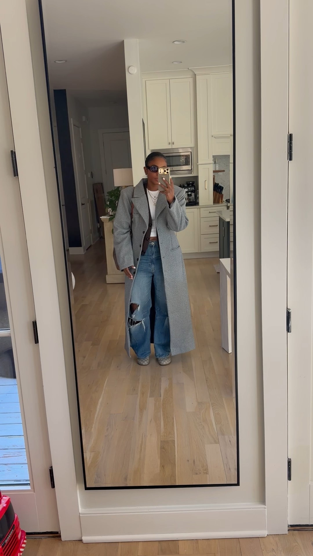 Tank: M
Cardigan: XL
Jeans: 8
Coat: M
