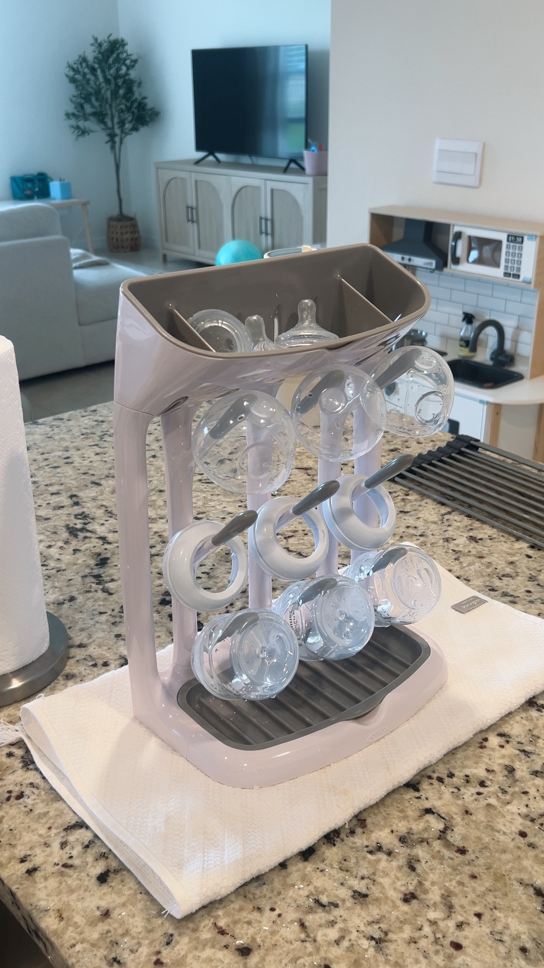 bottle washing & cleaning pump parts 🤍

#LTKBump #LTKBaby