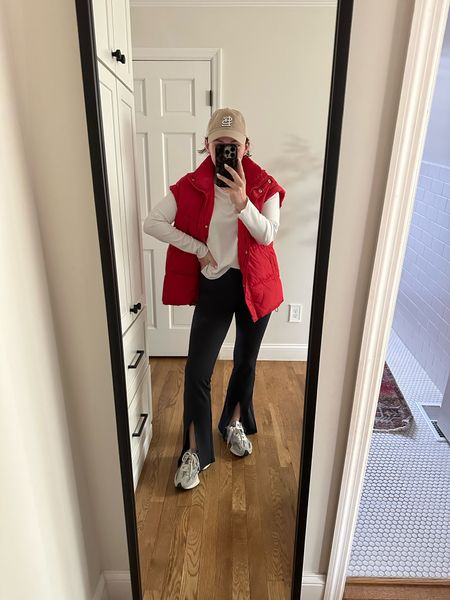 casual sports mom outfitt

split flare leggings
oversized puffer vest
neutral cardinals baseball hat

#LTKActive #LTKSeasonal #LTKstyletip