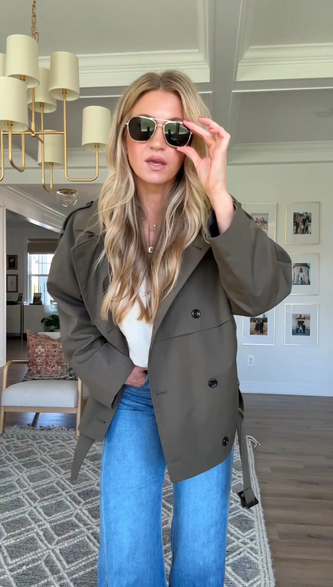 One of my favorite button up tops. I love all of the different fabric that this comes in. The drape is perfect for layering underneath a sweater, it works great for checking into a pencil skirt as well. 

Button up: runs slightly big, wearing a S, color is ‘matte pearl’ (the shade is currently sold out, but it’s fully stocked in different variations of white. I also love it and olive green and light blue.)

High rise, wide jeans: run TTS

Cognac suede flats: run TTS


#LTKSaleAlert #LTKdayinmylife #LTKgrwm