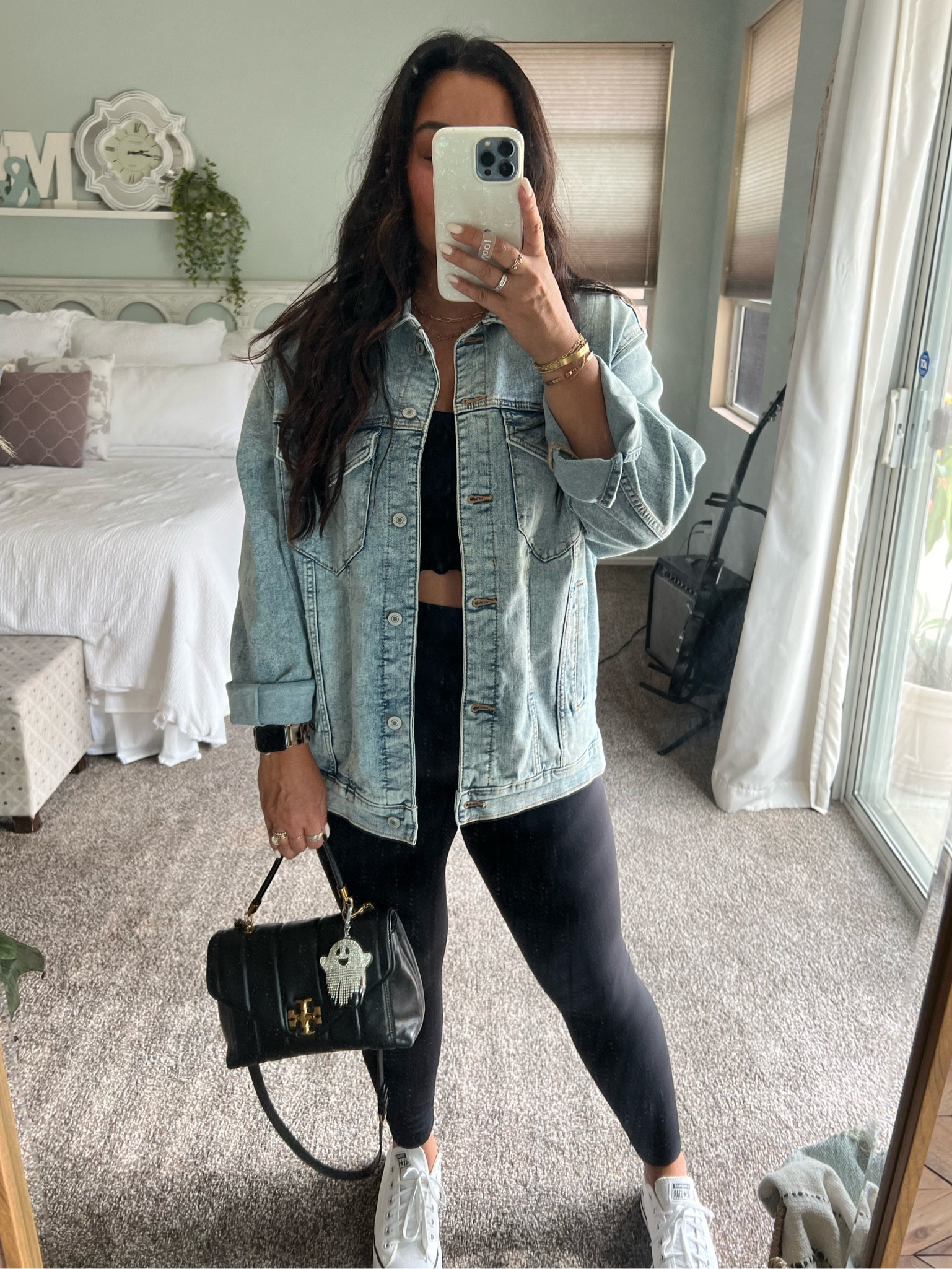 Perfect oversized denim jacket 

#LTKStyleTip #LTKFindsUnder100