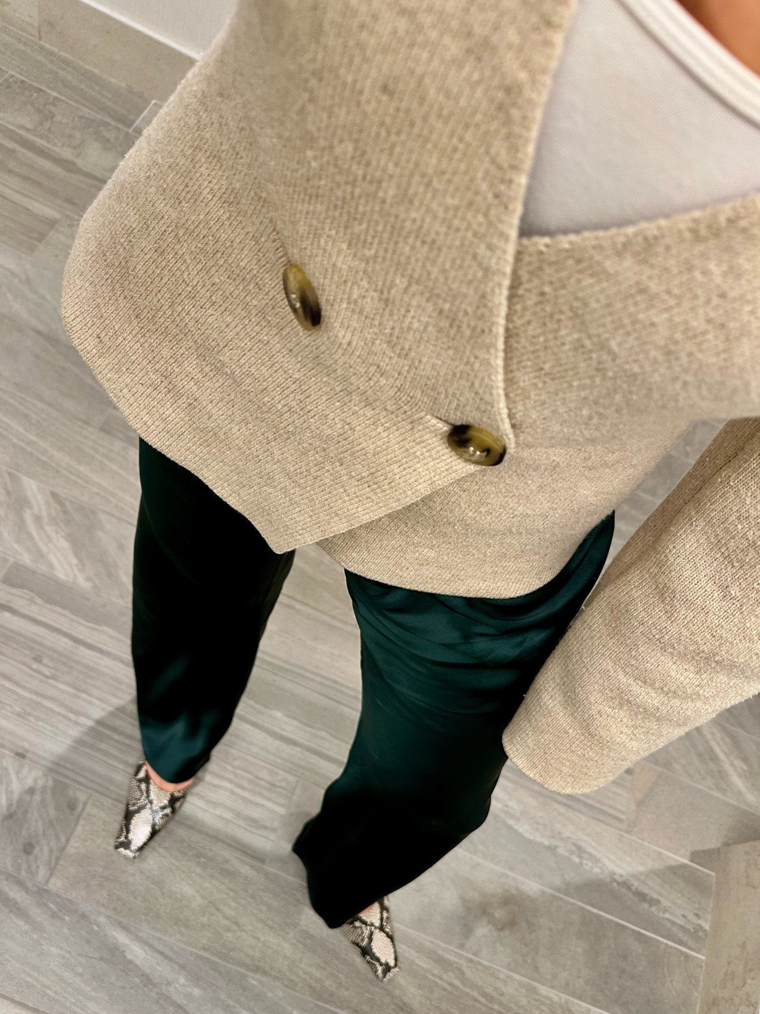 silk, silk pants, silk trousers

Best hack for staying comfortable in the office. 

#LTKHoliday #LTKSeasonal #LTKStyleTip