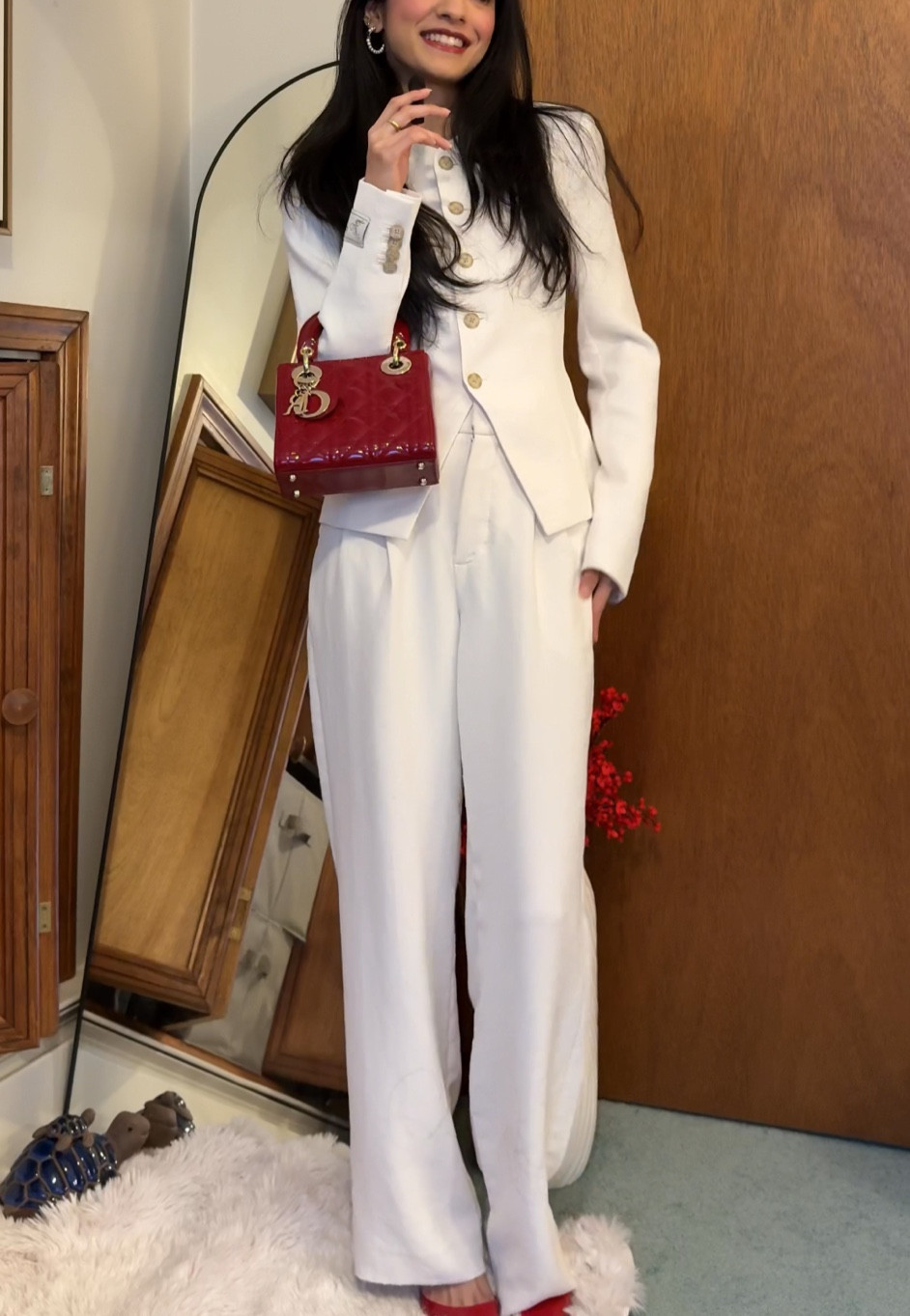 look no 1 with this beautiful jacket ❤️❤️

Aritzia, Aritzia jacket, red pumps, monochrome look, monochrome 

#LTKParties #LTKStyleTip #LTKMostLoved