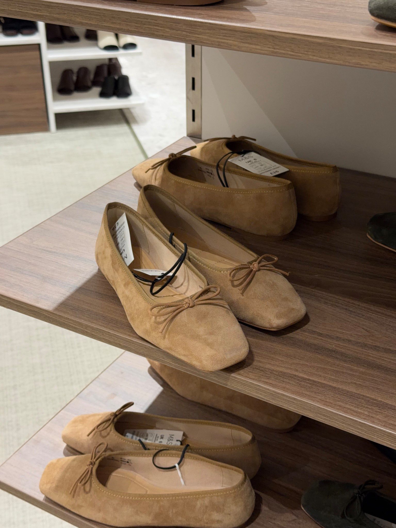 Suede ballet flats for spring! So cute and love the square toe! 



#LTKootd #LTKSpringSale #LTKgrwm