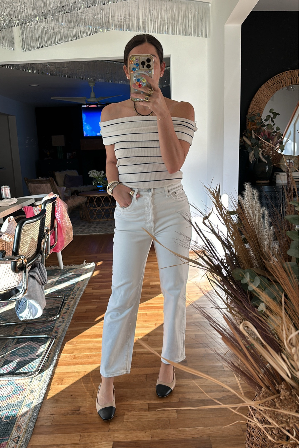 There is nothing more sophisticated (in my opinion) than a tonal look! Pick items that have different textures to elevate the look and to ensure it’s not too matchy matchy. 

This $12 Target top has the perfect stretch and is an updated sleeve (trending!) option to pair back to core denim you already have in the closet!

#LTKStyleTip #LTKWorkwear #LTKFindsUnder50