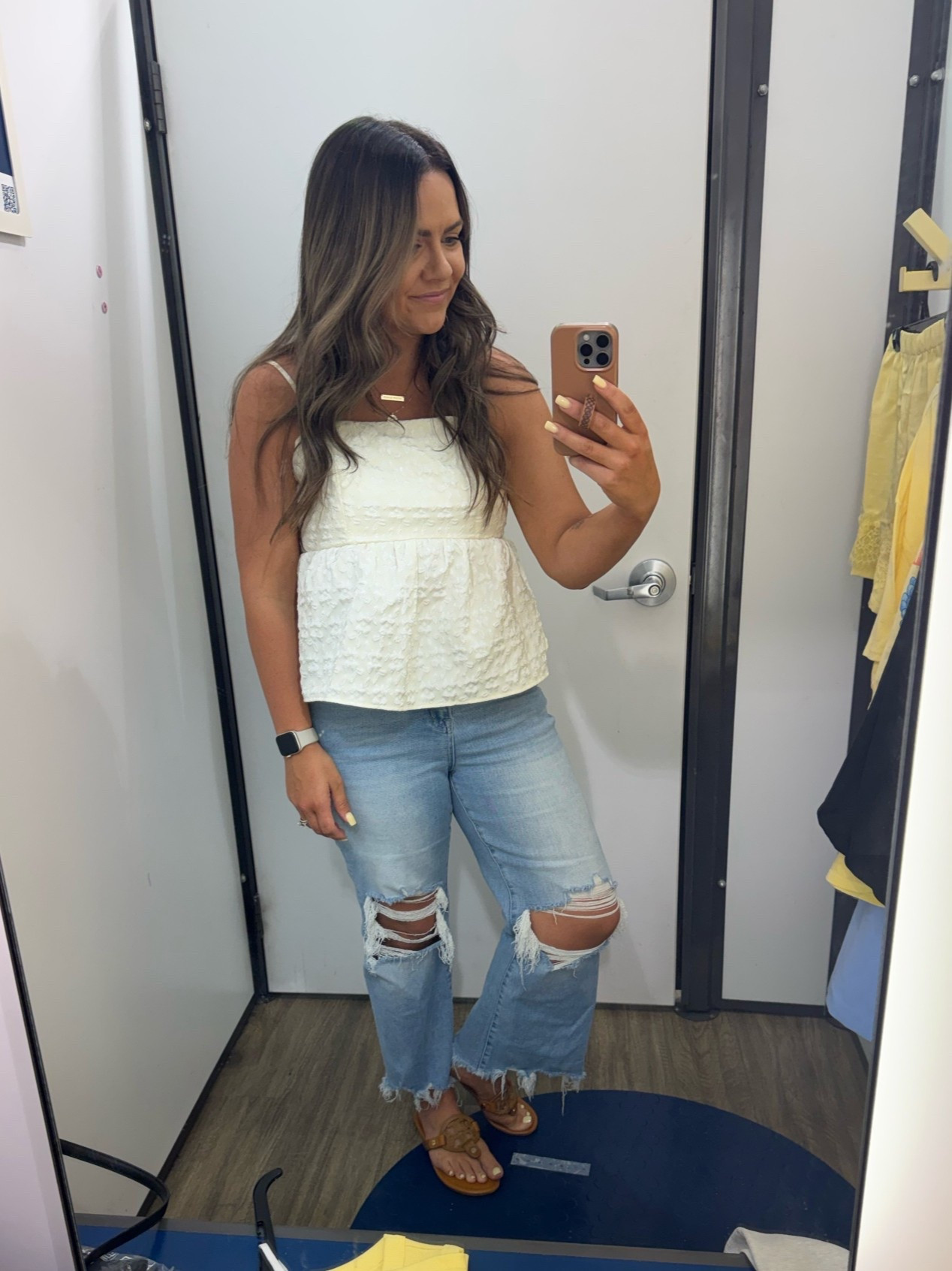 Designer quality at an Amazon price point 🫶🏼 Snapped this before trying on clothes at a store. I went up to a large for length in the back, but could have probably just done a medium

#LTKootd #LTKmomlife #LTKMidsize