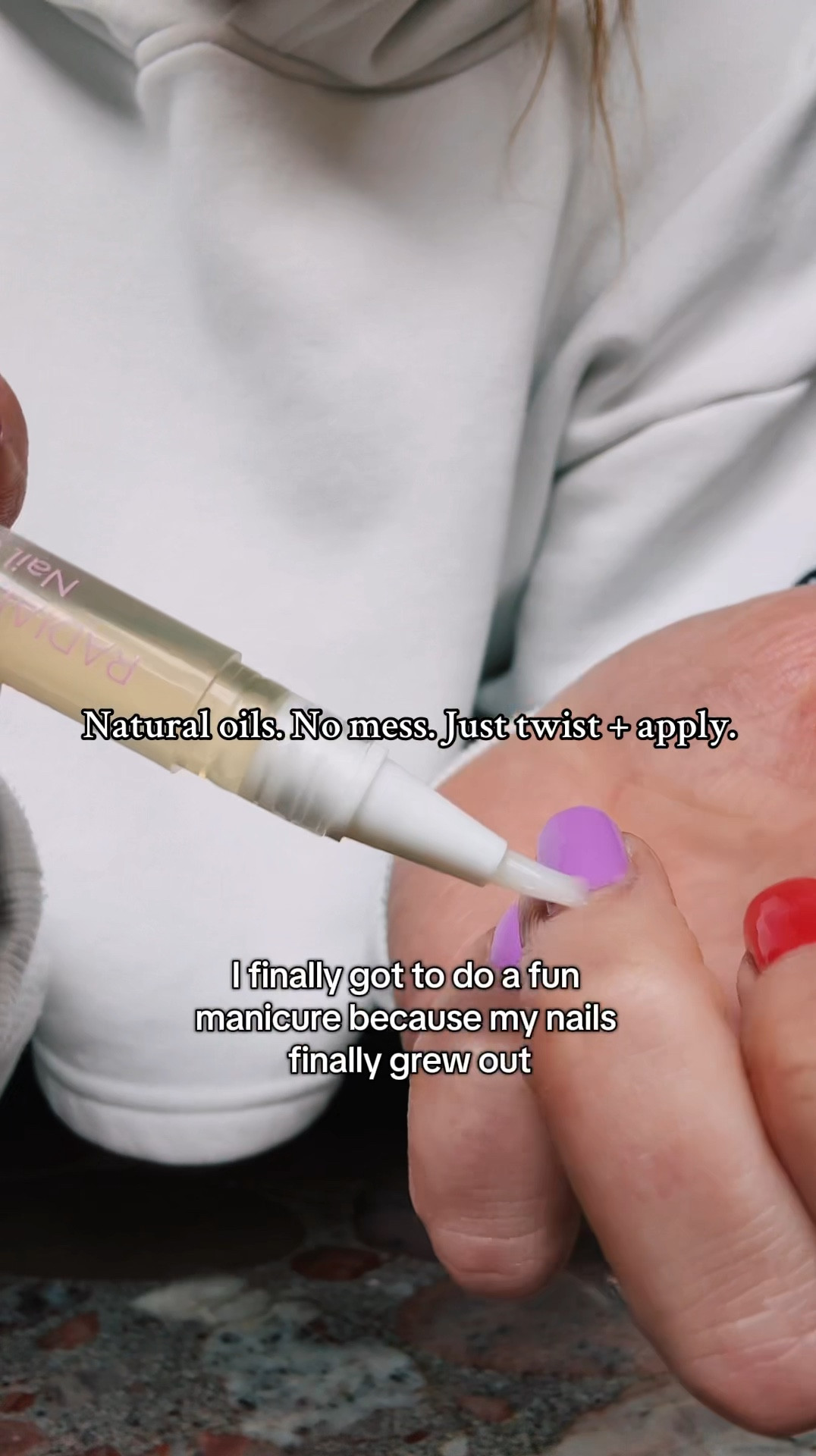 I used to skip cuticle oil because I thought it didn’t matter — turns out, it’s the tiny step that makes a huge difference. These oil pens keep my cuticles soft, help my nails grow stronger, and they’re so easy to use. No mess, no grease, just twist + brush. Total game-changer for dry, breaking nails. 💅🏻✨

#nailcare #nailgrowth #strongnails #cuticleoil #beautyfavorites #naturalnailcare #nailhealth #selfcarefinds #beautyroutine

#LTKBeauty #LTKFindsUnder50