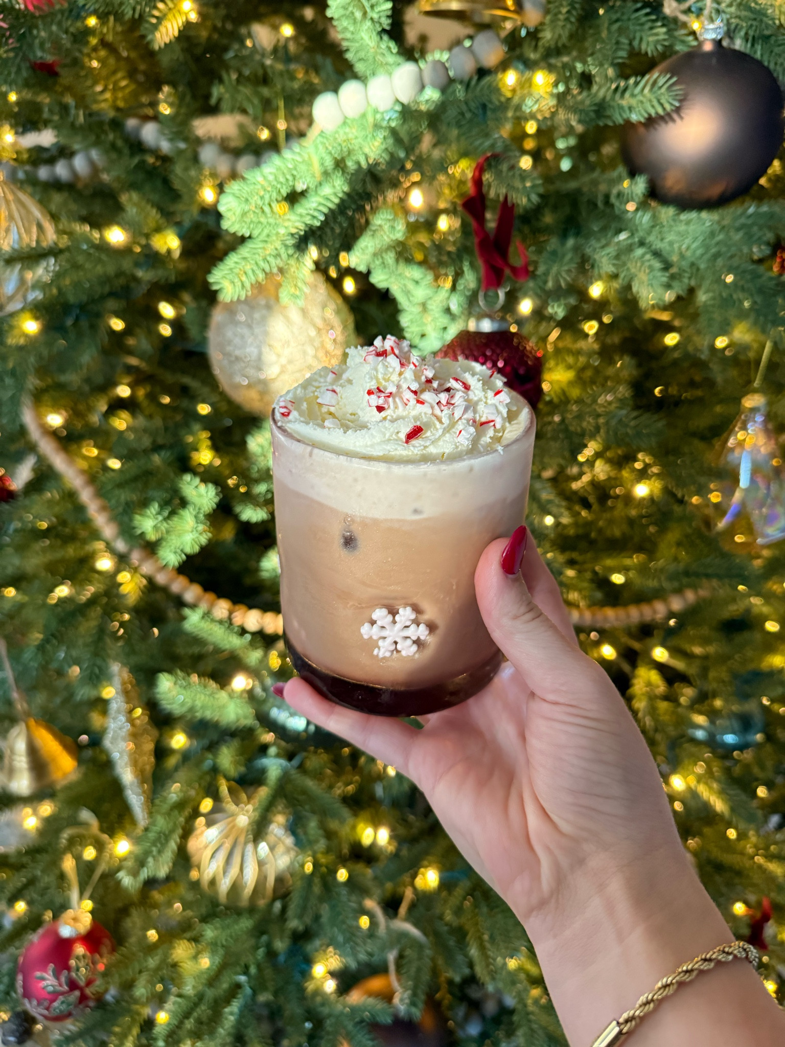 I love my Anthropologie dupe old fashioned glasses! They make any drink that more festive and cute! 


#LTKHoliday #LTKSeasonal #LTKHome