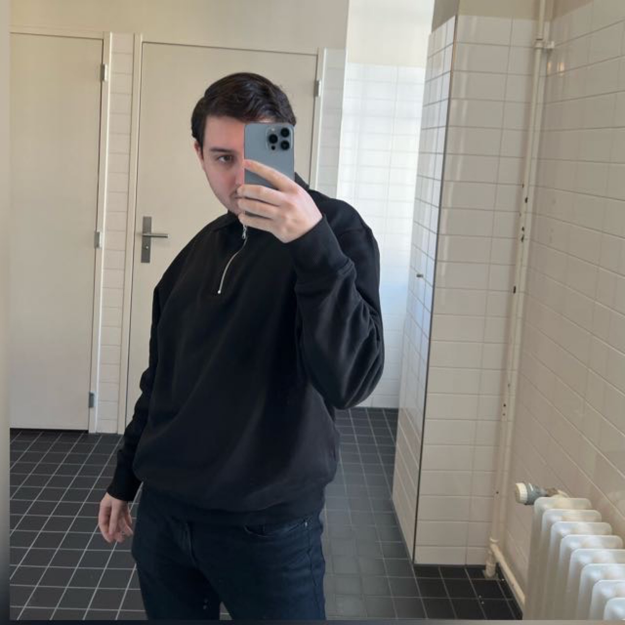 Hi LTK Fam! 

Here is another quick outfit! 

Sweater: River Island/M (currently not in stock) 

Jeans: H&M - 30/32



#LTKfit #LTKeurope #LTKmens