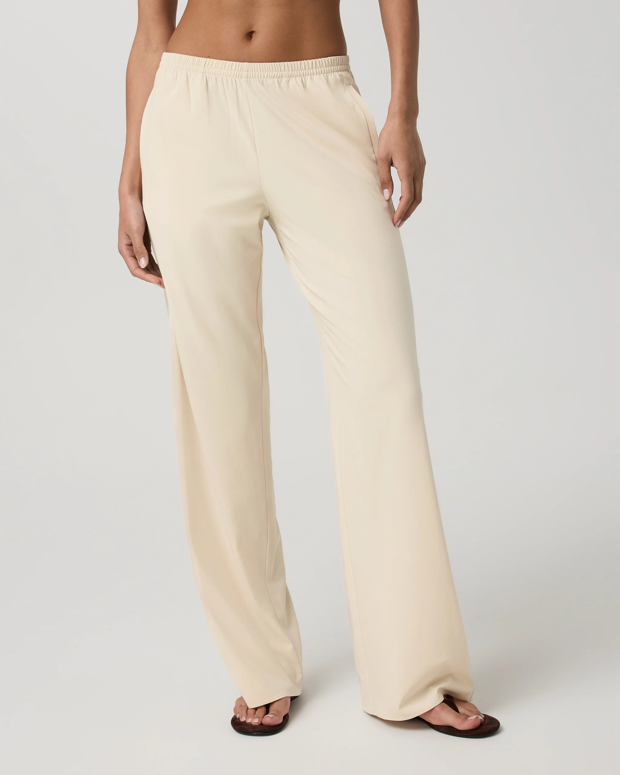 Villa Everyday Wideleg - Short – Women's Bleached Sand Pants – Pants – Vuori | Vuori Clothing (US & Canada)
