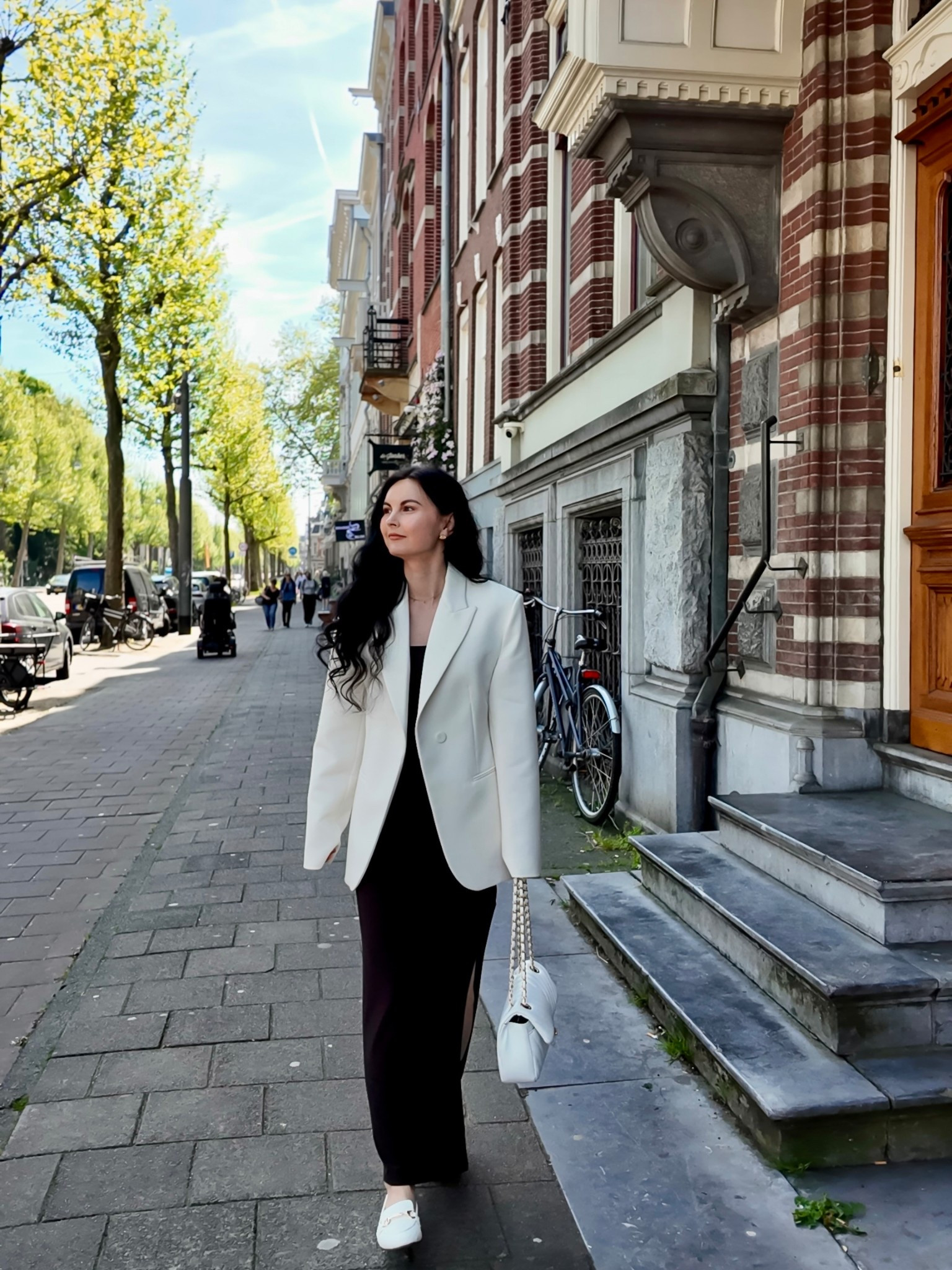 Cream & espresso 🍨☕️

Dress - Bershka
Loafers - Zalando