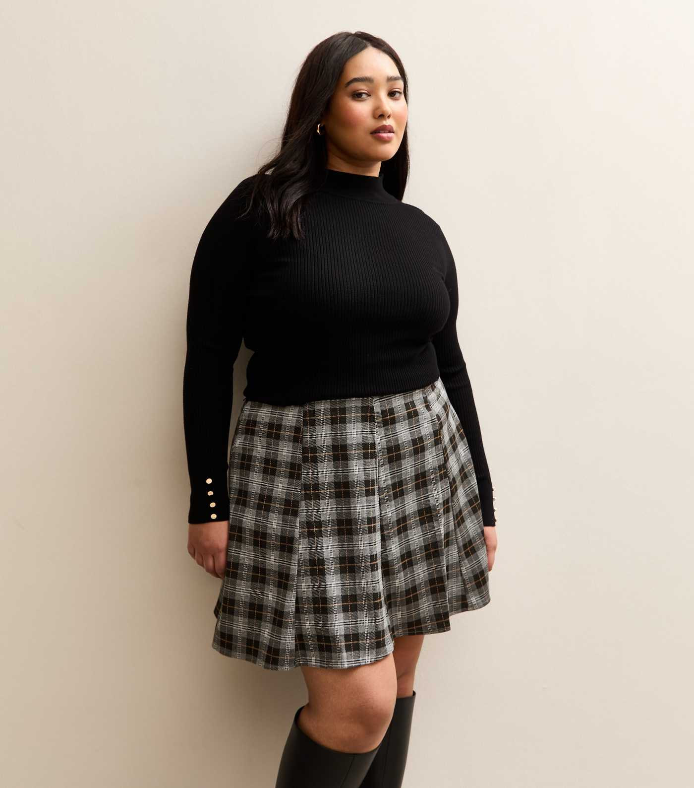 Curves Grey Checked Pattern Mini Skirt | New Look | New Look (UK)