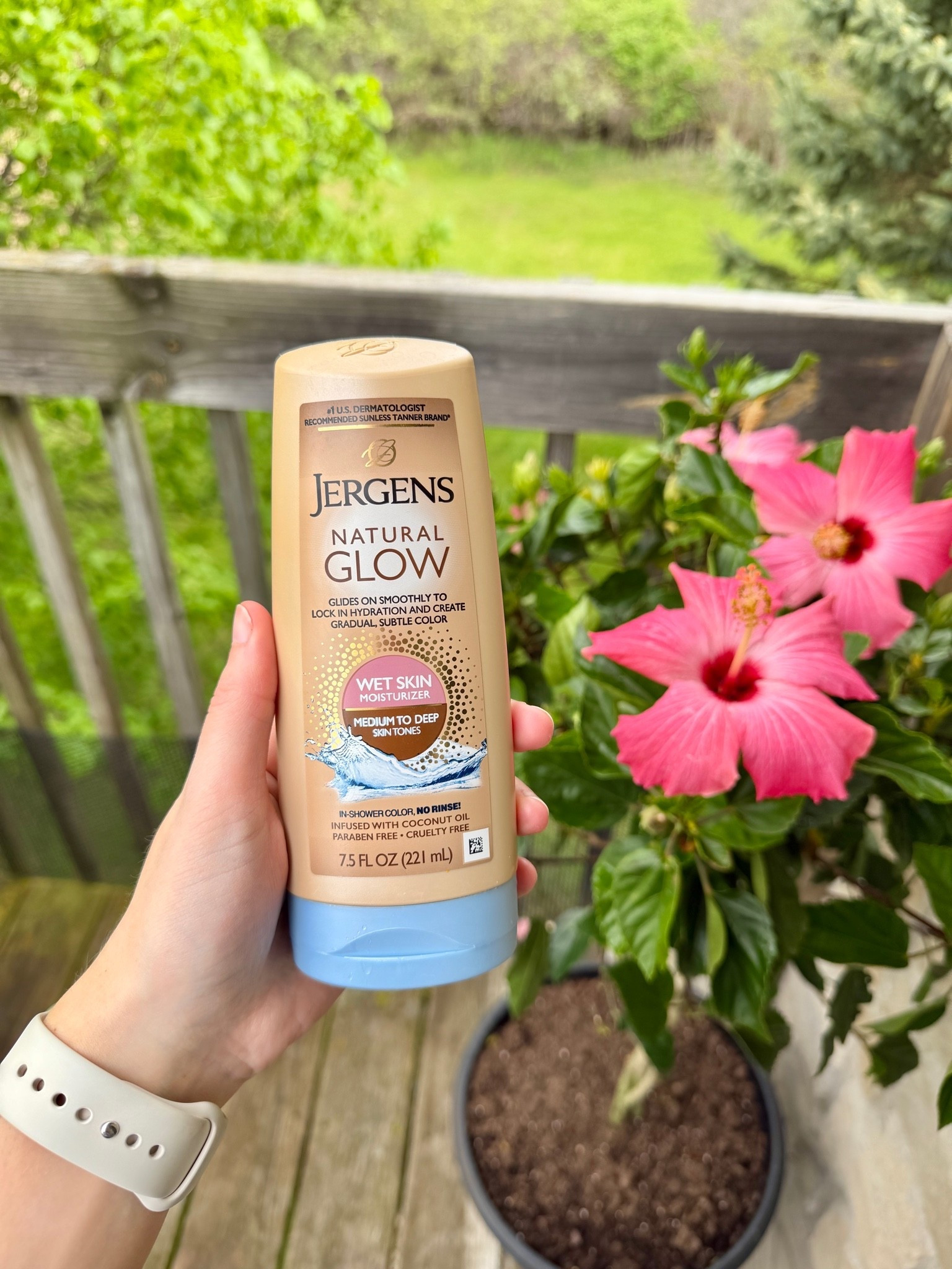 In-Shower Self Tanner - No Rinse Needed!

This is my go-to self tanner for the summer! Right after I’m done showering I apply this on my wet skin. The water on your skin helps spread around the product.

After applying, you simply pat yourself dry with the towel and then you’re set! I usually notice the color the next morning when I wake up!

~ self tan products, self tan lotion, tan at home, sunless tan, summer products, shower products, product recommendation, Walmart finds

#LTKselfcare