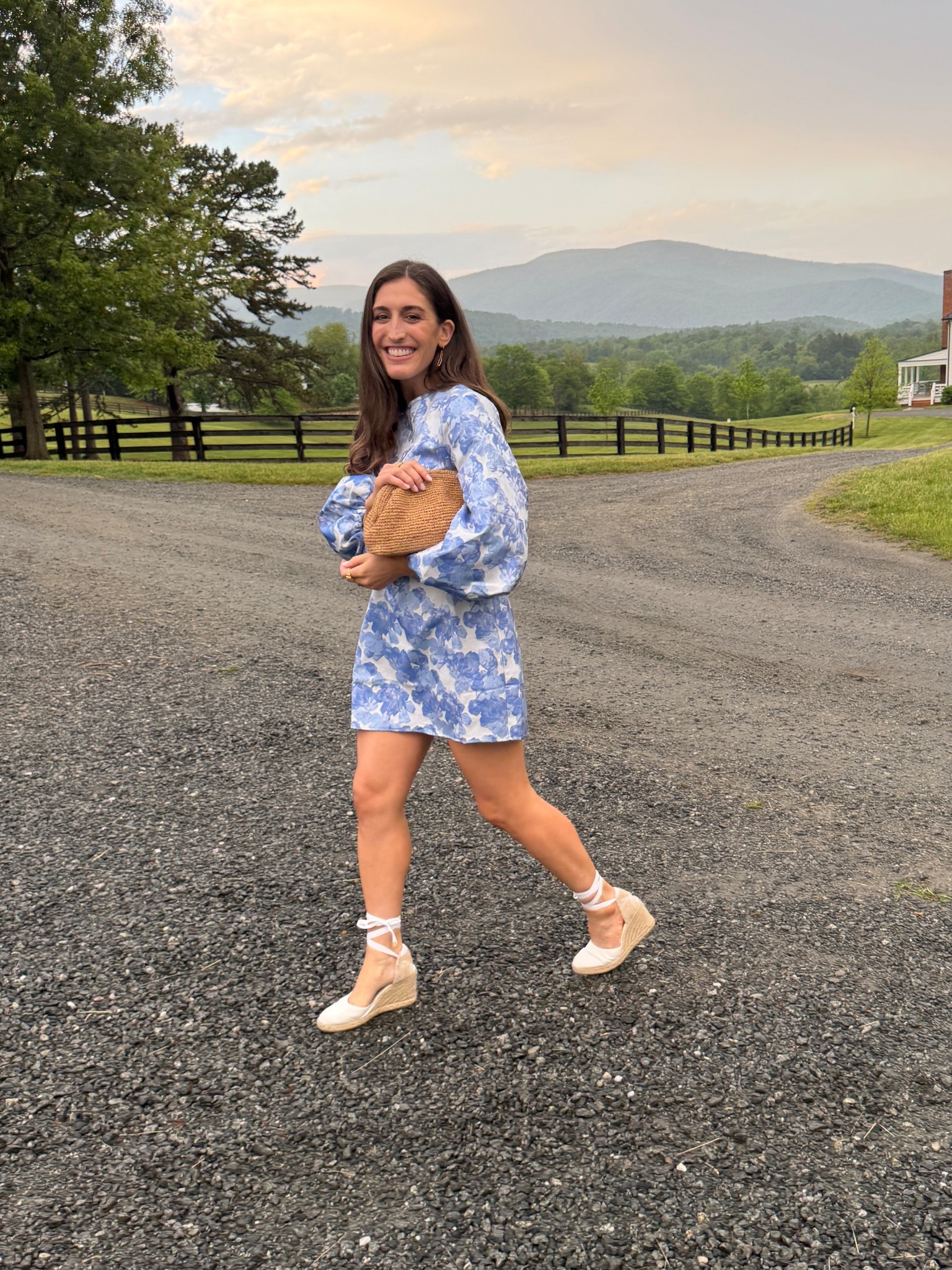 welcome drinks for a wedding wknd in the mountains 🤍