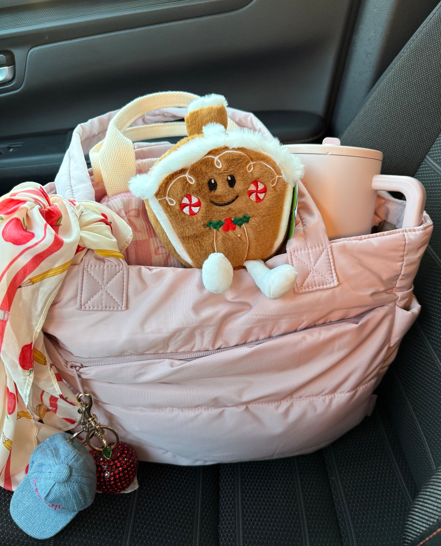 Teacher Bag and cutie Christmas decor👩🏼‍🏫✨#teacher #teacherbag #christmas #decor #classroom 

#LTKHoliday #LTKdayinmylife #LTKCyberWeek