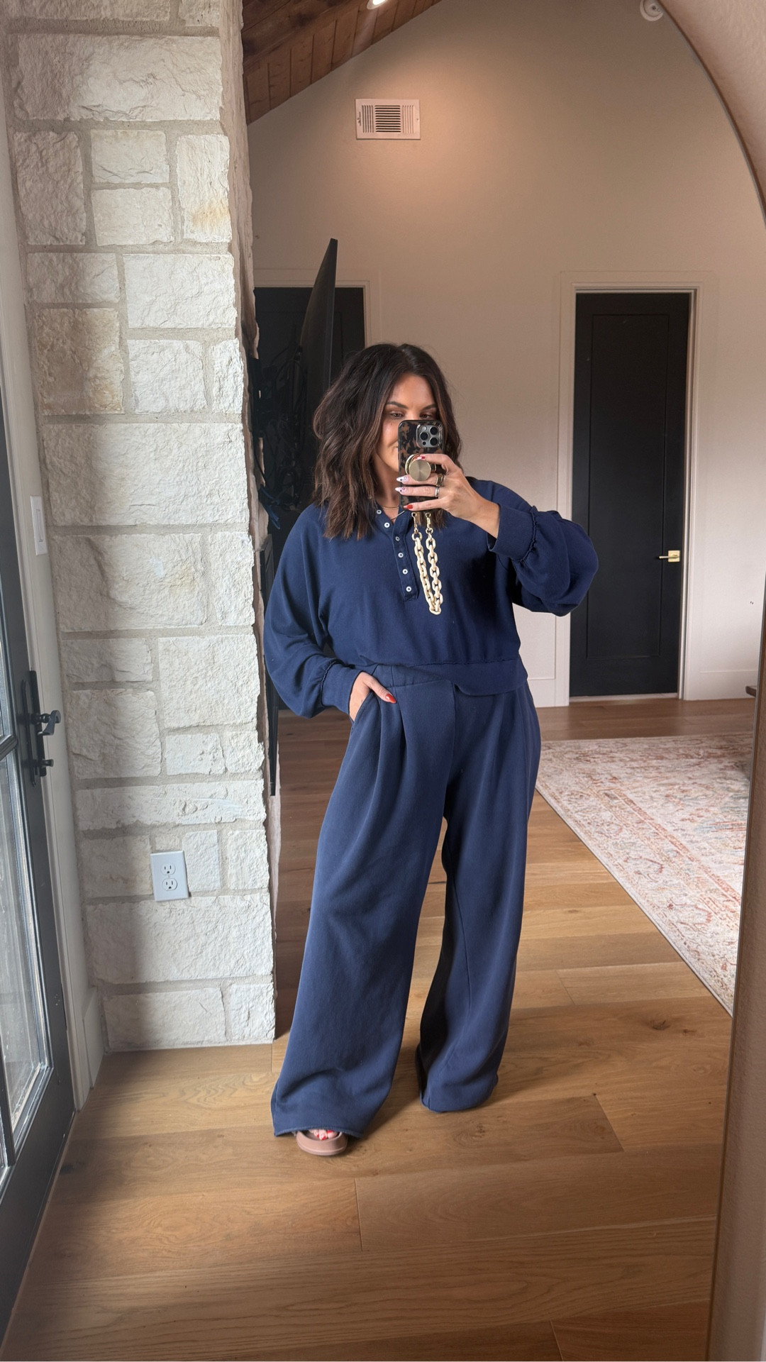 OMG AERIE SALE!!!
Plus I have a code: STEPH20 that stacks 20% OFF
(Code is only valid until the 26th)
Large in all bottoms. (Long)
 XL in all tops expect the green one (got a large) @aerie
#aerie #aerieREAL #AeriePartner

#LTKMidsize #LTKSaleAlert #LTKFindsUnder50