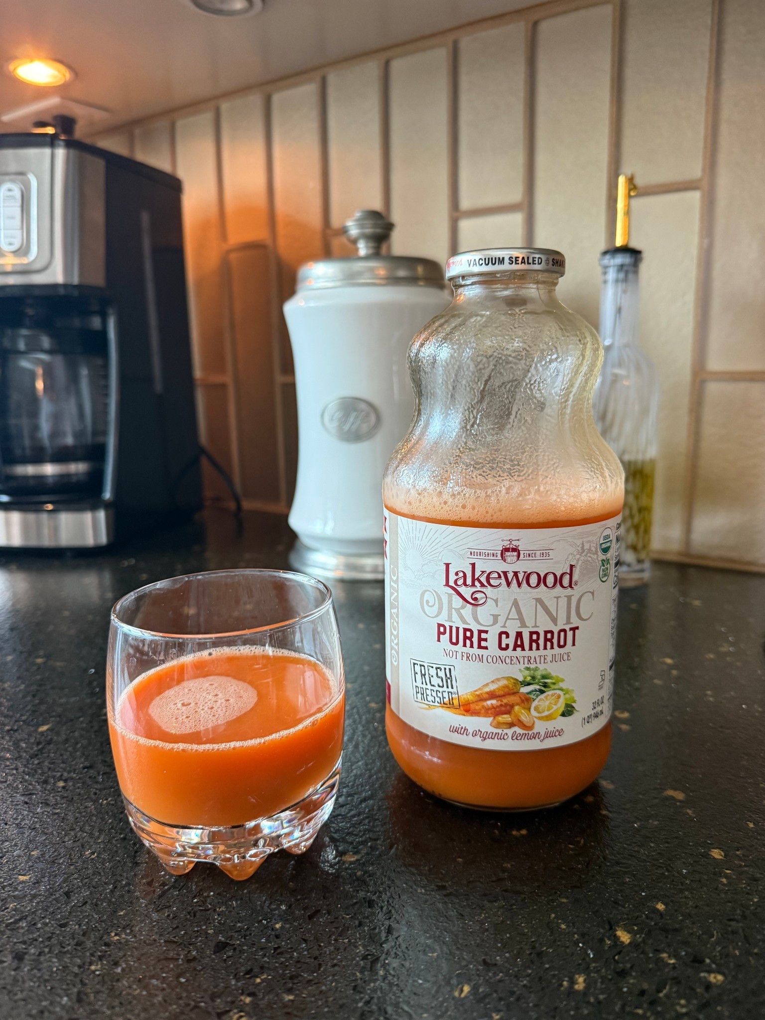 If you want glowy skin…. my rec is to drink carrot juice👀🥕🧃

#LTKselfcare #LTKmorningroutine #LTKfitnessgoals