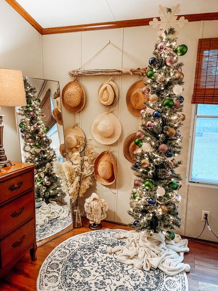 Master bedroom Christmas tree 😍

#LTKHoliday #LTKstyletip #LTKhome