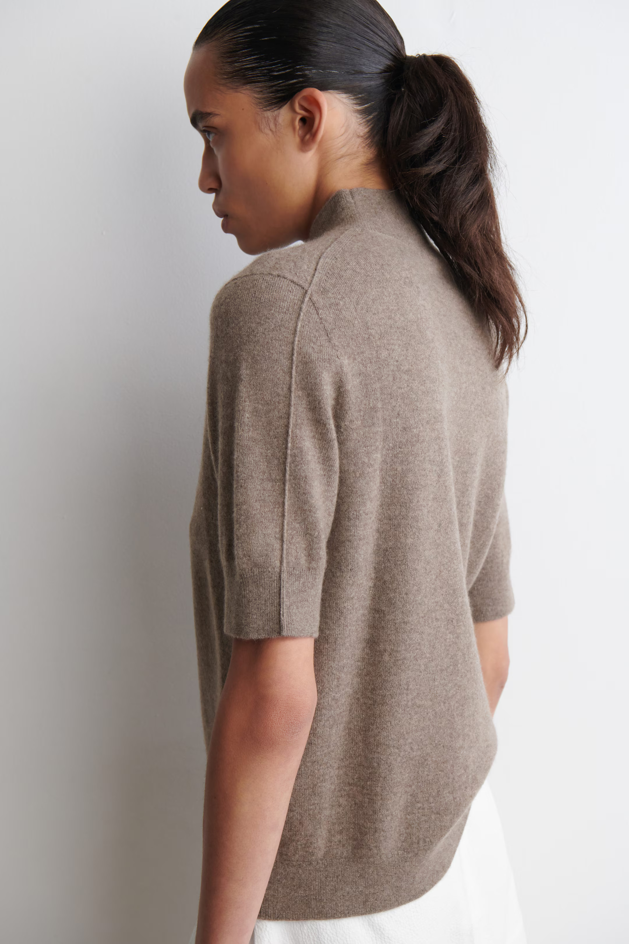 CASHMERE MOCK-NECK T-SHIRT - MOLE | COS | COS (EU)