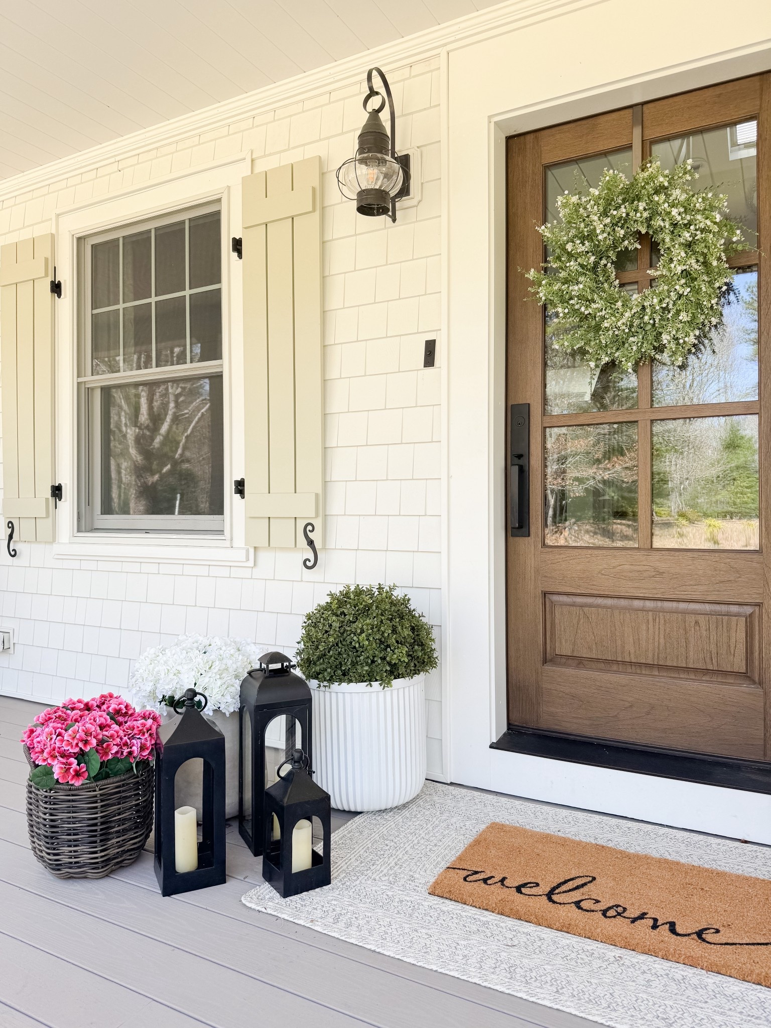 Spring Front Porch

Home  home decor  home favorites  spring front porch  spring home decor  seasonal decor  wreath  planters  area rug  coastal home

#LTKHome