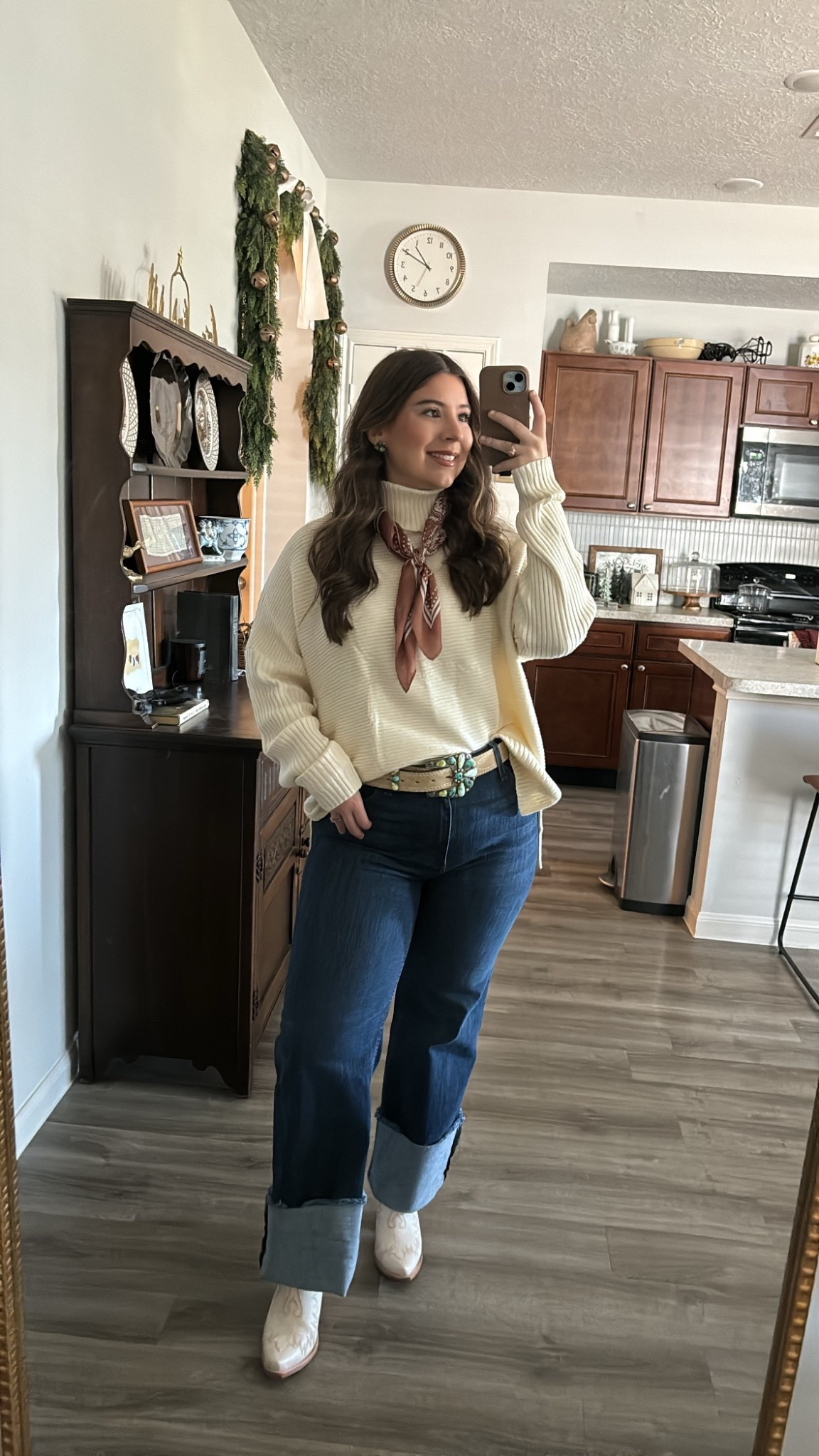 western style outfit 🤎 size large in sweater (wanted a roomy fit), 8x32 in jeans. jeans linked are exact style, similar color. 

#LTKStyleTip #LTKFindsUnder50 #LTKootd
