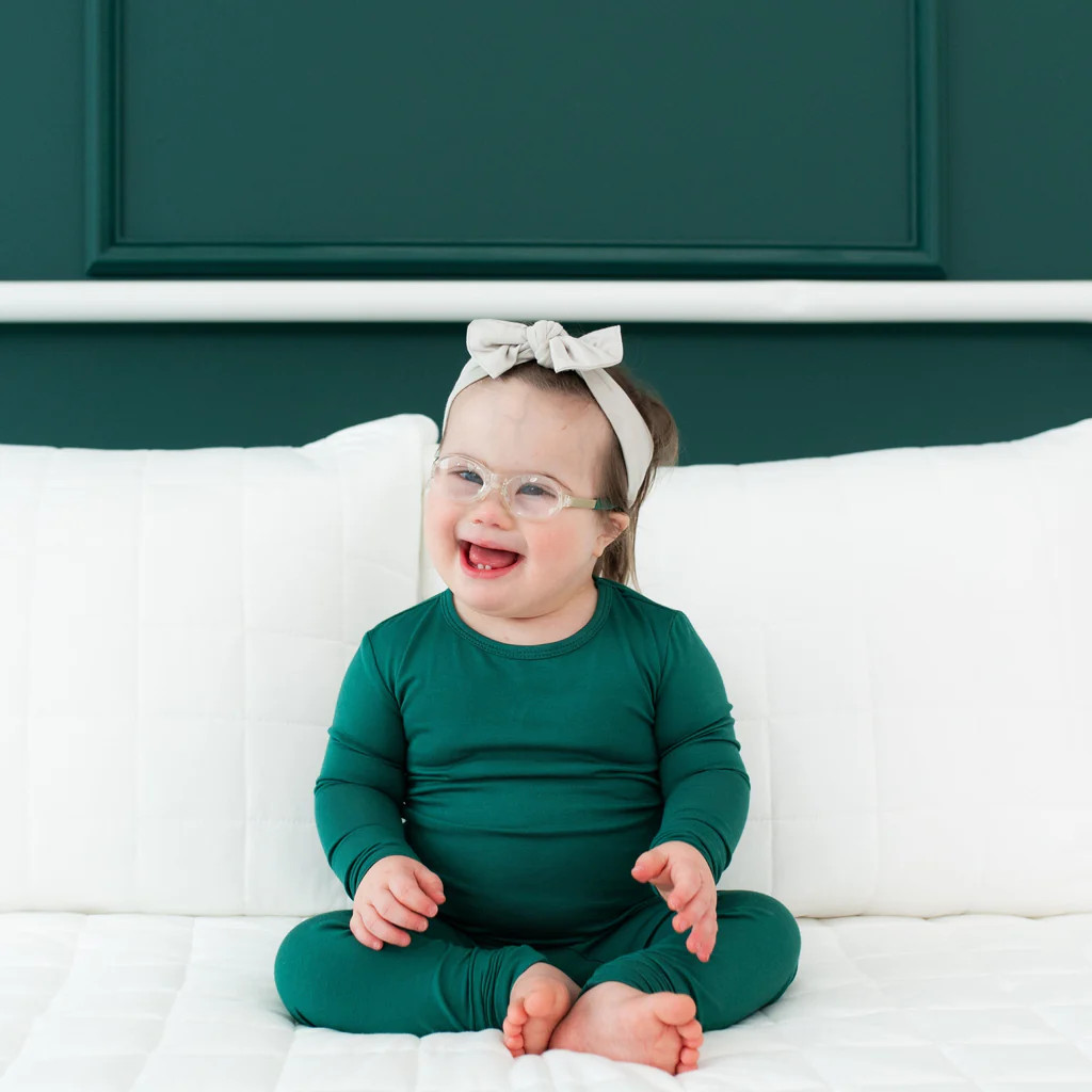 Long Sleeve Pajamas in Emerald | Kyte BABY