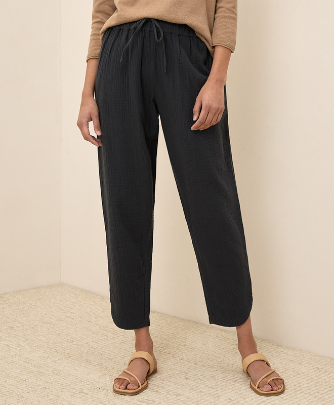 Women’s Coastal Double Gauze Tapered Pull-on Pant made with Organic Cotton | Pact | Pact Apparel