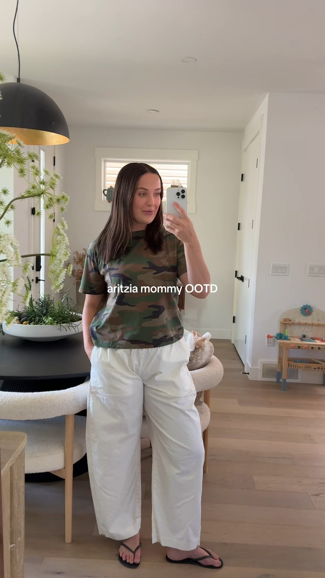 Jeans and a tee but make it a bit different 🤍

#LTKfall #LTKstyletip #LTKmidsize