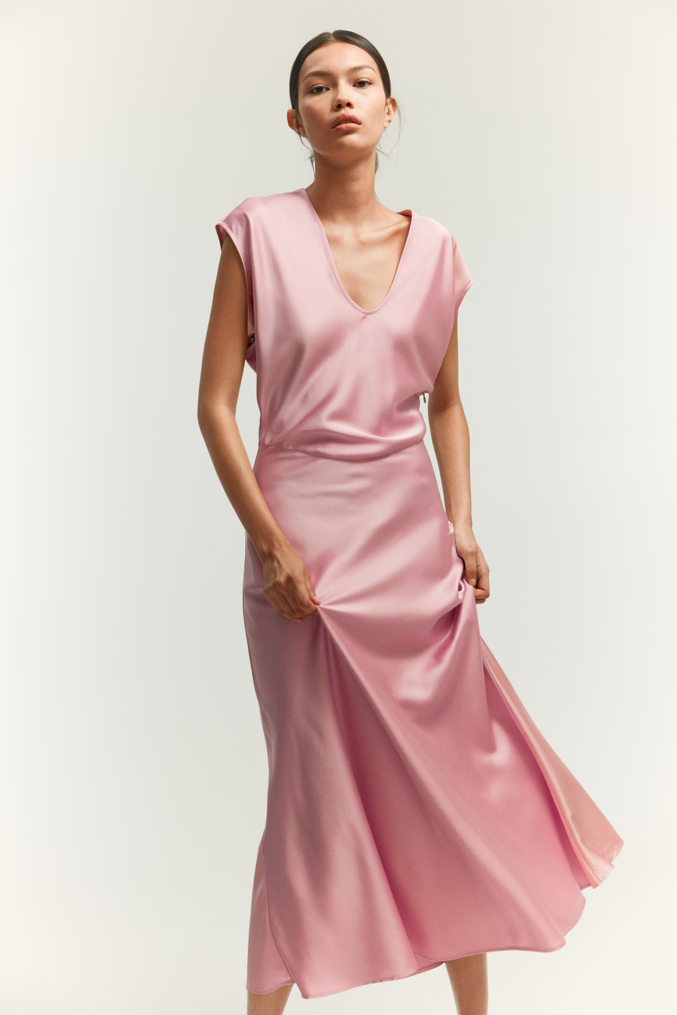 Satin dress - Light pink - Ladies | H&M GB | H&M (UK, MY, IN, SG, PH, TW, HK)