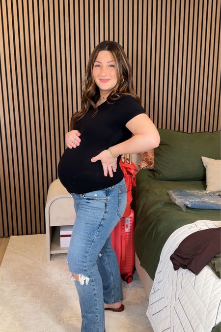 Petite friendly maternity jeans with an elastic belly band for extra comfort and come in 4 different washes!! 

Wearing a size 28 short
 (I sized up— pre-pregnancy I wear a 27 short)

Maternity clothes, maternity jeans, petite jeans 

#LTKFindsUnder100 #LTKStyleTip #LTKBump