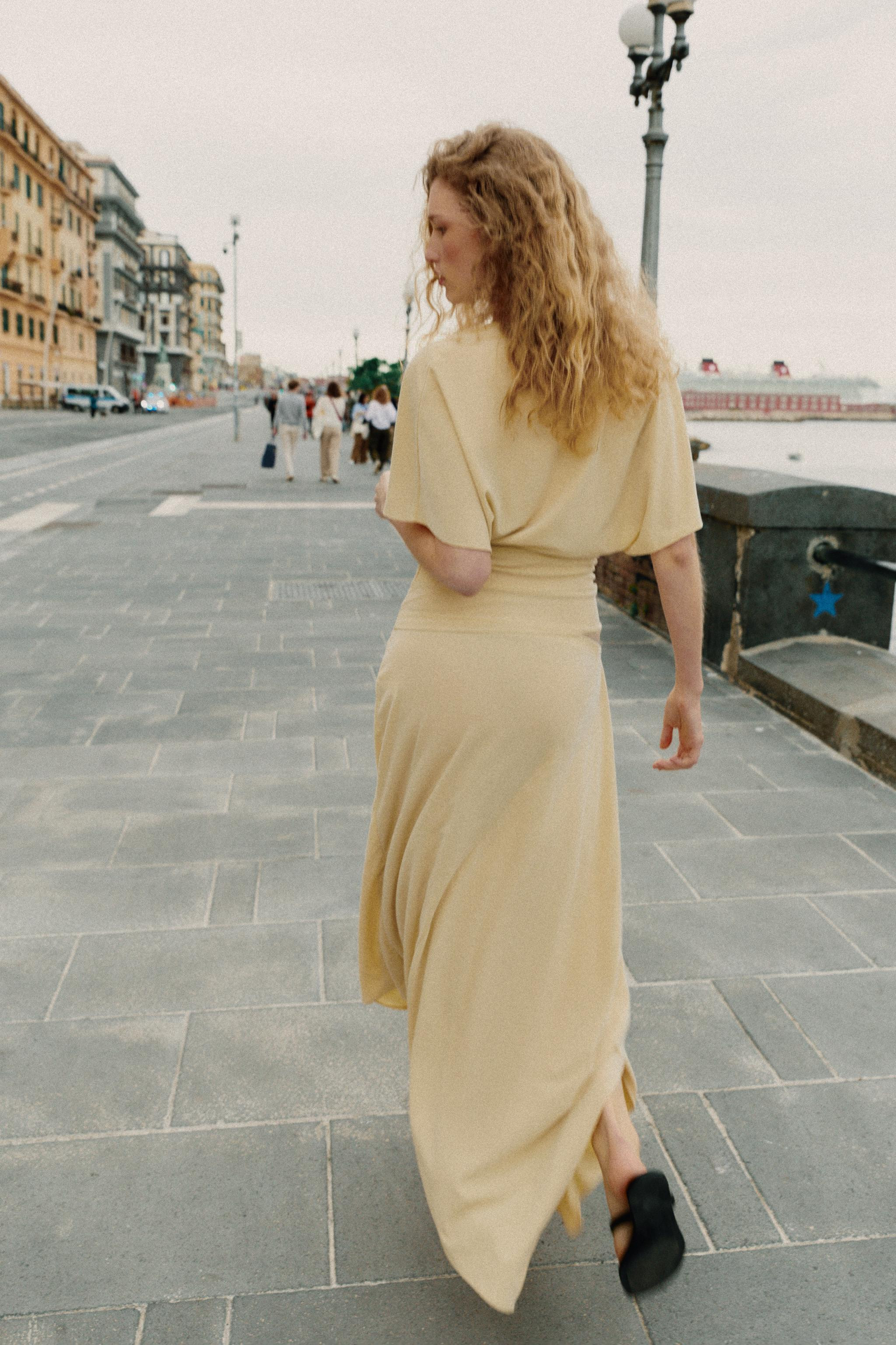 ASYMMETRIC FLOWY SKIRT | Zara US