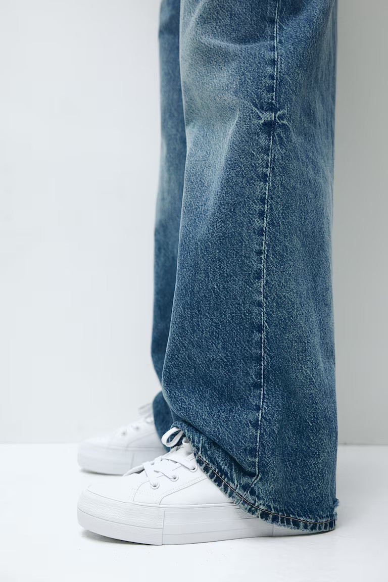 Sneaker aus Canvas - Ohne Absatz - Weiß - Ladies | H&M AT | H&M (DE, AT, CH, NL, FI)
