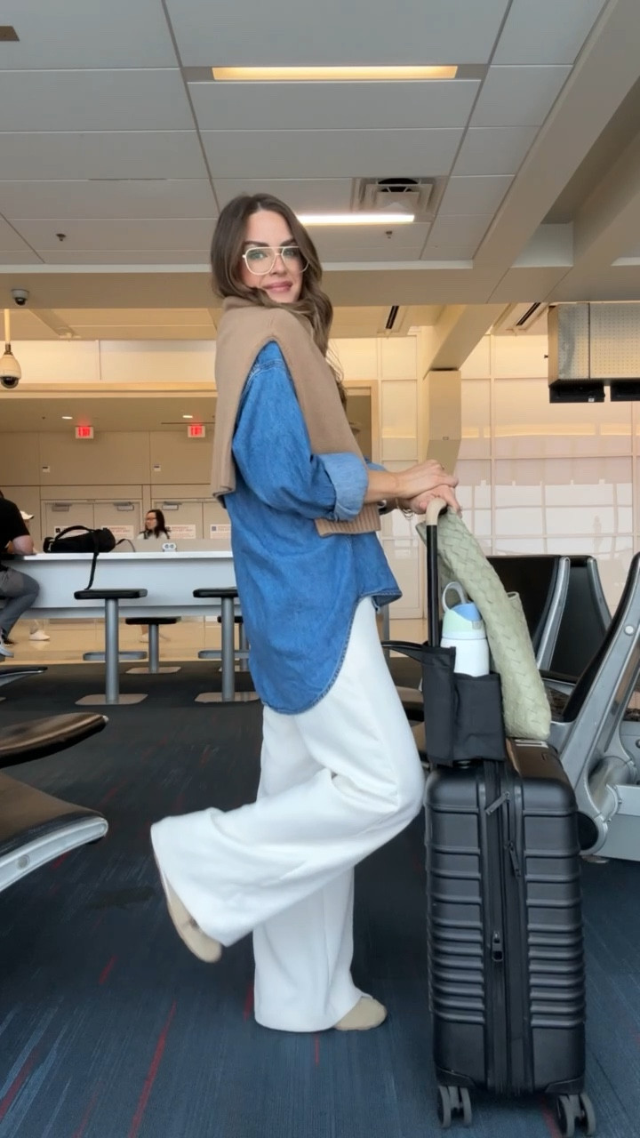 OOTD - travel day outfit on my way to Charleston
Size small in everything

#LTKootd #LTKTravel #LTKvlog