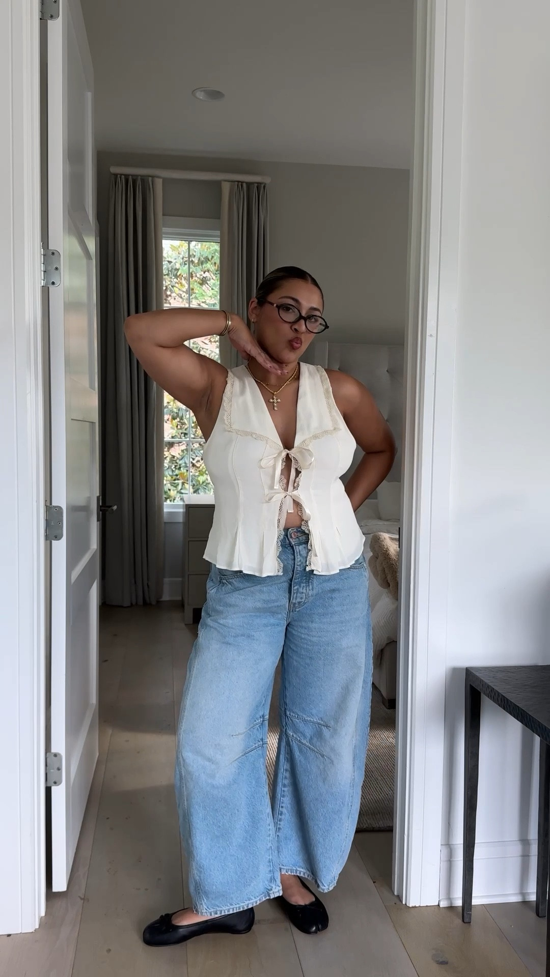 what matters is that ~i~ like them 🤭🖤

split toe ballet flats, tabi shoes, controversial fashion, summer 2025 fashion, everyday style, casual outfit inspo

#LTKMidsize #LTKStyleTip #LTKShoeCrush