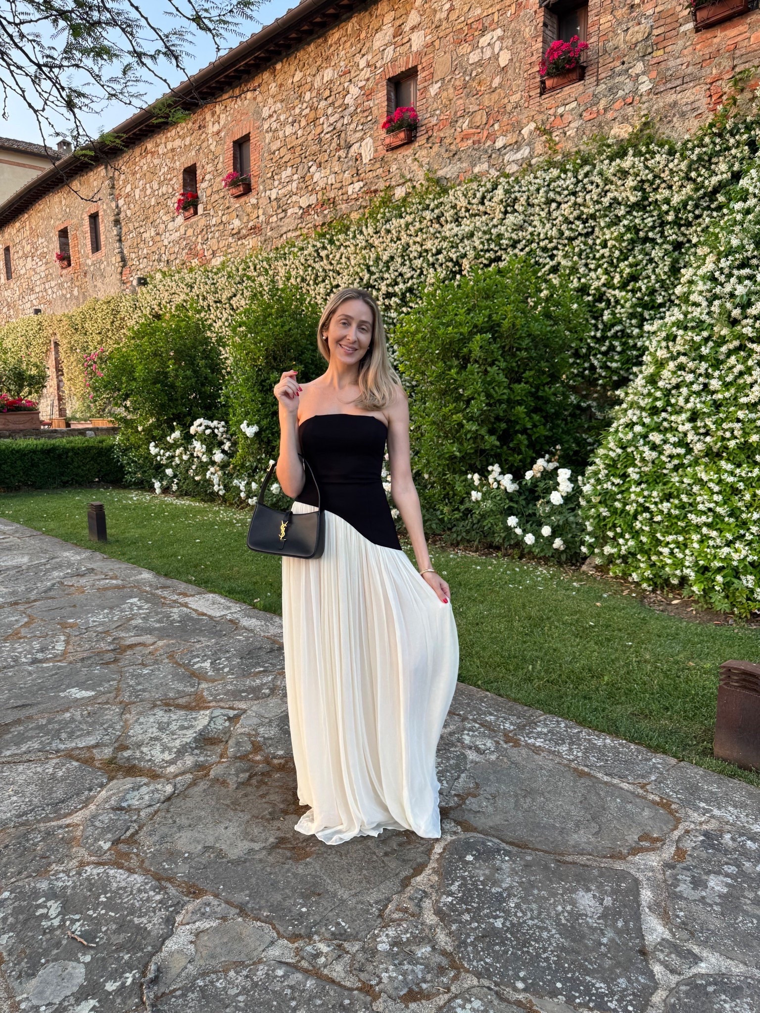 We are heading to dinner here in Tuscany 🇮🇹
This dress is gorgeous, super flowing, and elegant. 
Fits true to size and I’m wearing size small 
Italy dress I wore last year 




#LTKU #LTKootd #LTKSeasonal