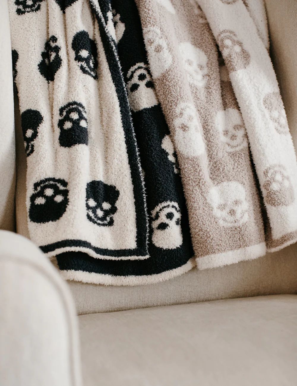 TSC X TIA BOOTH : SKULLS BUTTERY BLANKET | The Styled Collection