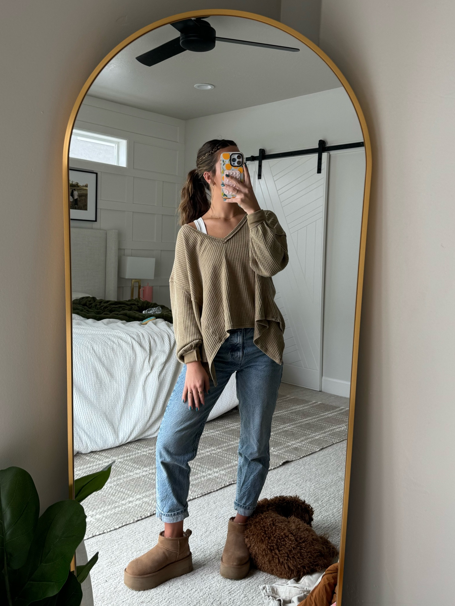 i’m 5’5” wearing a size small in top & 25 in bottom! 