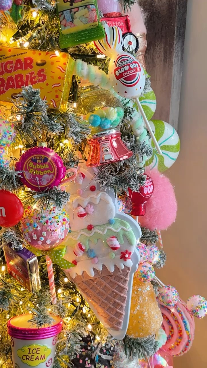 Candyland Christmas Tree. 
🍭 🍦 🎄 #candytree #christmastree #christmasdecor #countdowntochristmas #candyland #christmas2023 #codyfoster

#LTKSeasonal #LTKfamily #LTKhome