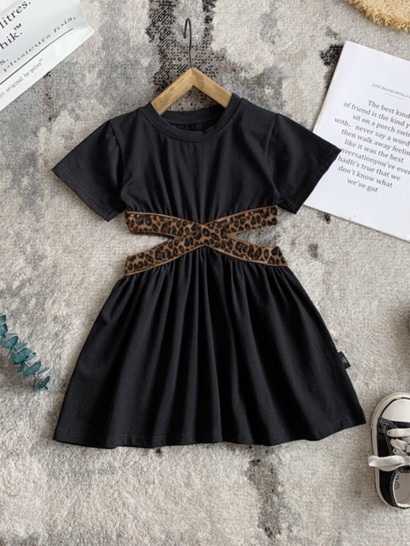 NEWToddler Girls Contrast Leopard Tape Cut Out Waist Dress | SHEIN