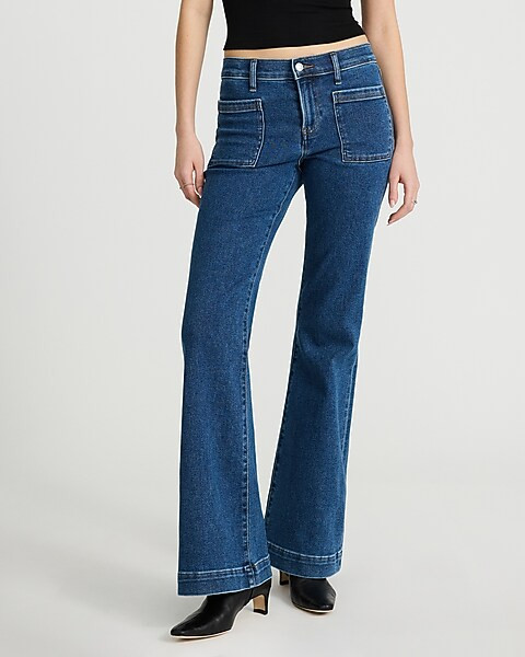 Mid Rise Patch Pocket Hyper Sculpt '70s Flare Jeans | Express