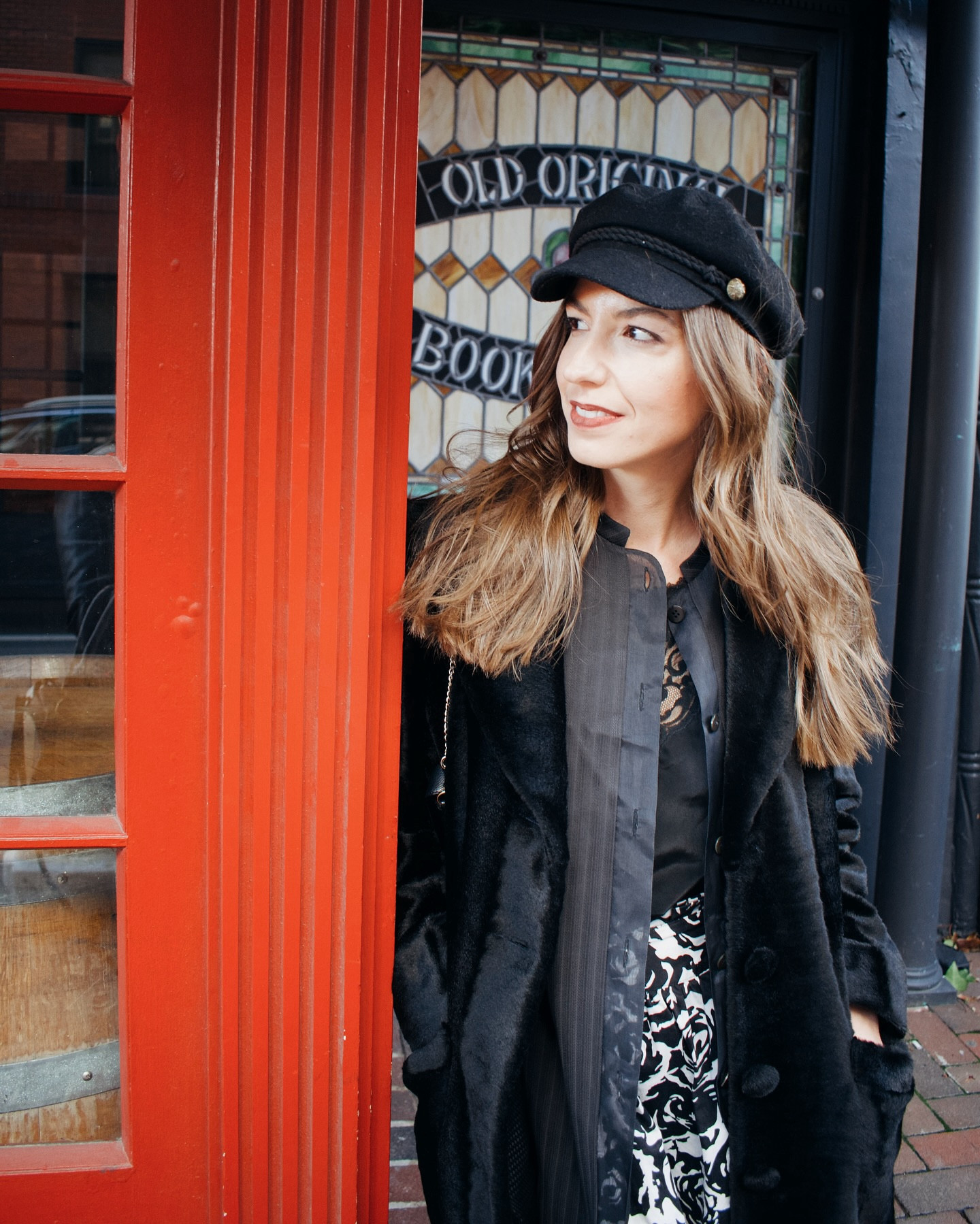 lucid ladybug’s holiday gift list 🐞✨

“It’s that time of the year for holiday cheer, well wishes, and presents. 

Let us help you gift intentionally this year with unique and thoughtful gifts from our favorite small businesses. 

We care about sustainability - how our items are sourced, packaged, and presented. 

We care about locality and accessibility - gifting items that all different types of folks create without overpricing and over-marketing. 

We care about creativity - gifting items that offer a unique thought, spark, or moment in time for our family and friends to remember for years to come. 

We care about festive fun - honoring the pleasures of gift-giving and receiving during the most joyous time of year for ourselves and others.”

lucid ladybug’s holiday gift-giving list features: 
@sewchicbyjanette 
@_sauvyb_
@knottylizard
@maskskincarecom
@pinebarrenspost
@elixhealing
@mortalmindscoffee
@mynamesmargo
@littlewordsproject

snaps from our @philadelphiamarriott_oldcity stay in philly ✨

#giftlist #giftguide #lucidladybug #2024giftguide #shoplocal #blog #blogger #sustainability #shopsmall #holidaygifts #holidayinspo #holidaylist