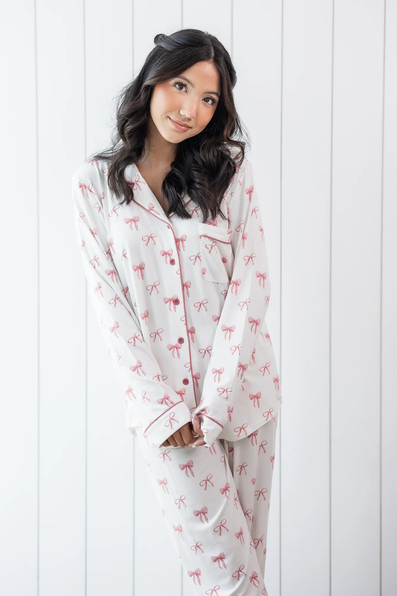 Bamboo Long-Sleeved Women's Pajama Set in Bow | Kyte Living
