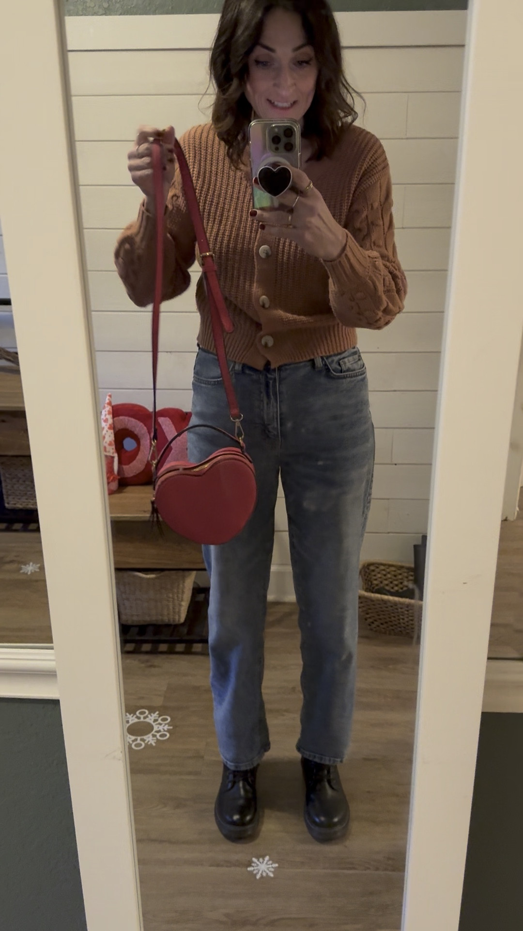 Time to bust out the little heart purse 🥰 Off to Costco I go!

What do you think of a full-length mirror there? I’m thinking something rounded at the top...