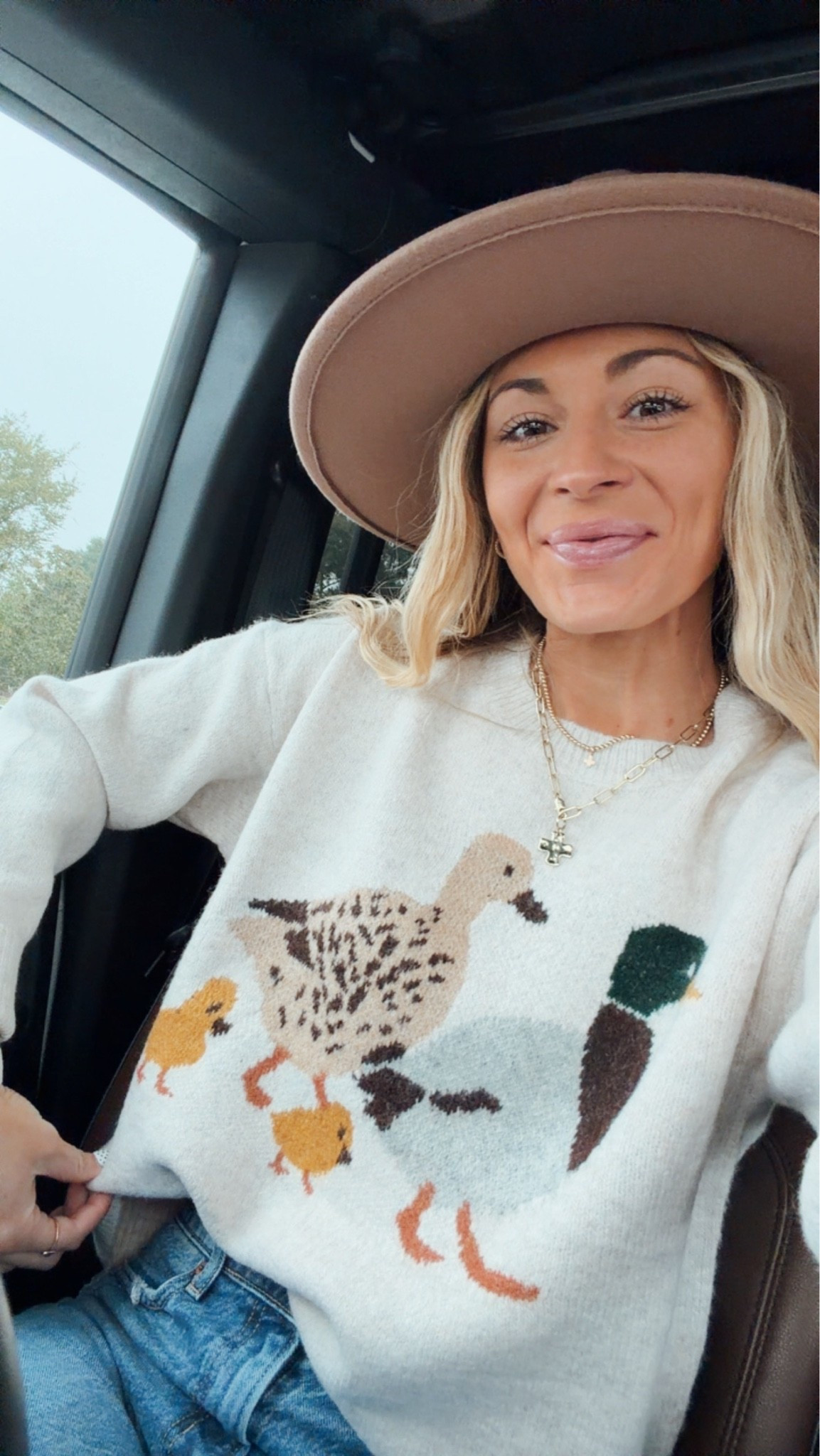 The CUTEST sweater 🦆🐥🤎

#LTKU #LTKSeasonal #LTKootd