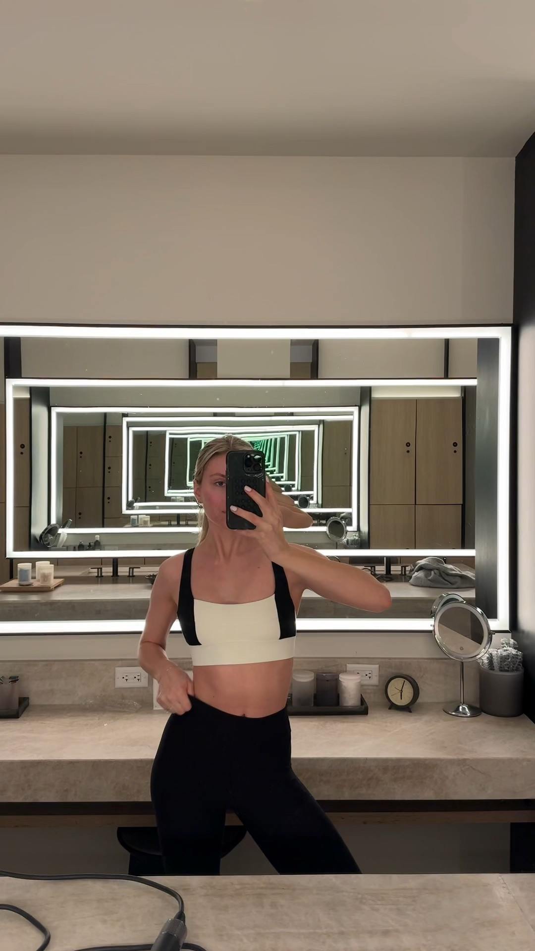 Today’s movement outfit! Wearing a petit but could have done a small 

#LTKActive #LTKVideo #LTKstyletip