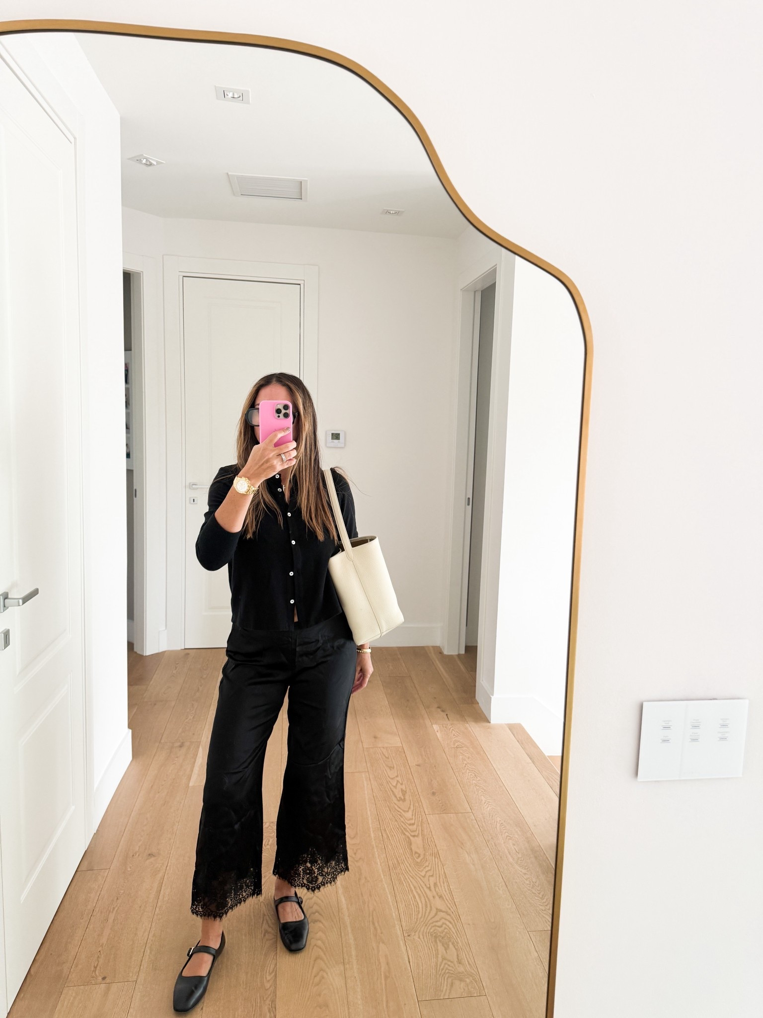 This pants are SO comfortable! I am in medium  

#LTKOver40 #LTKmomlife
